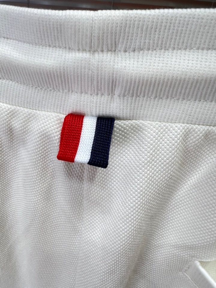 THOM BROWNE TB2025 Summer Update: Fashionable Shorts with Embroidered Matchers, Imported Fabric. - 图片 9