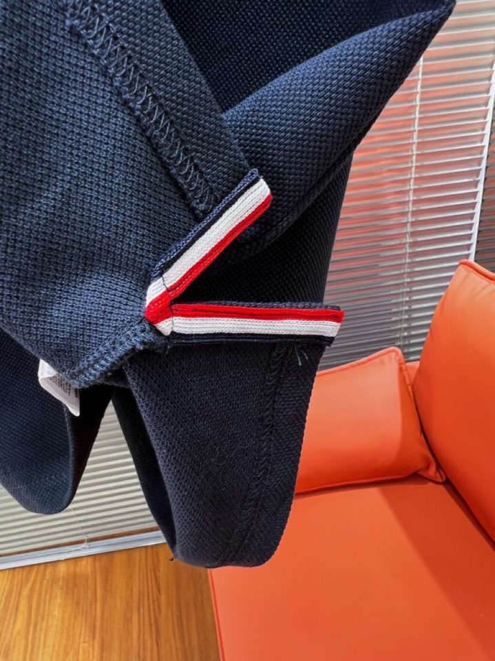 THOM BROWNE TB2025 Summer Four-Barped T-shirt Collection: Stylish, Comfortable, High-Quality, Various Colors - 图片 9