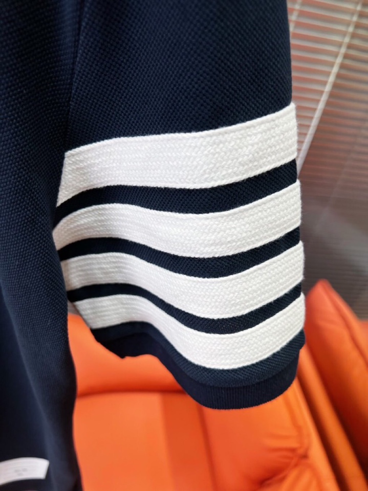 THOM BROWNE TB2025 Summer Four-Barped T-shirt Collection: Stylish, Comfortable, High-Quality, Various Colors - 图片 7