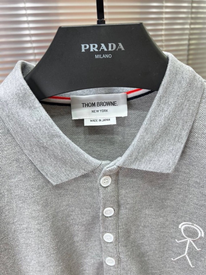 THOM BROWNE TB2025 Summer Update: Four-barped T-shirts, High-Stage Fashion, Comfortable, Imported Quality - 图片 4