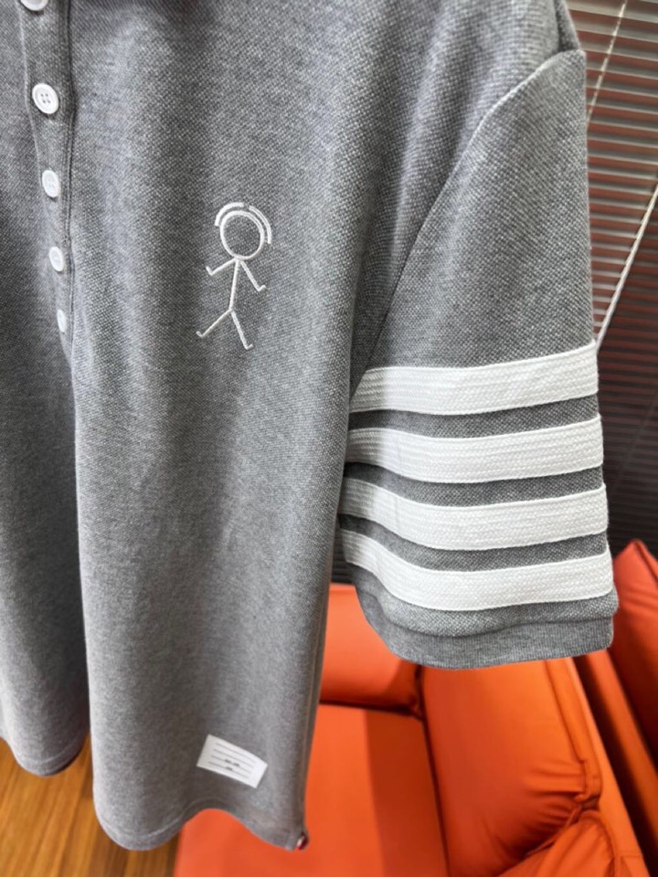 THOM BROWNE TB2025 Summer Update: Four-barped T-shirts, High-Stage Fashion, Comfortable, Imported Quality - 图片 6