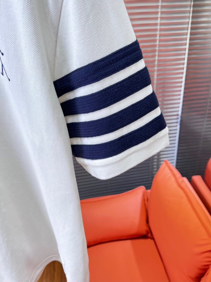 THOM BROWNE TB2025 Summer Update: Four-Barped T-shirts, High-Quality Imported Materials, Stylish Colors - 图片 7