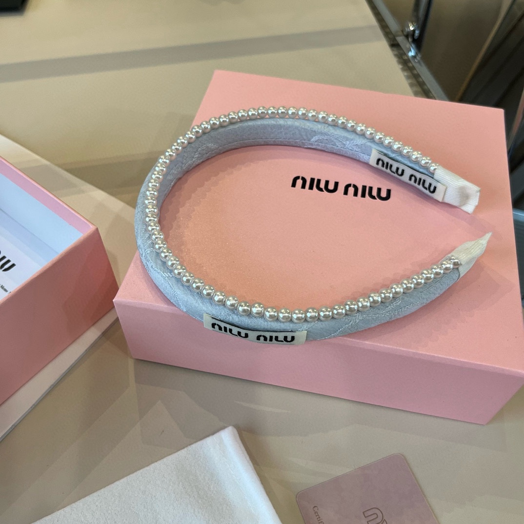 🆕

miumiu缪缪新款发箍