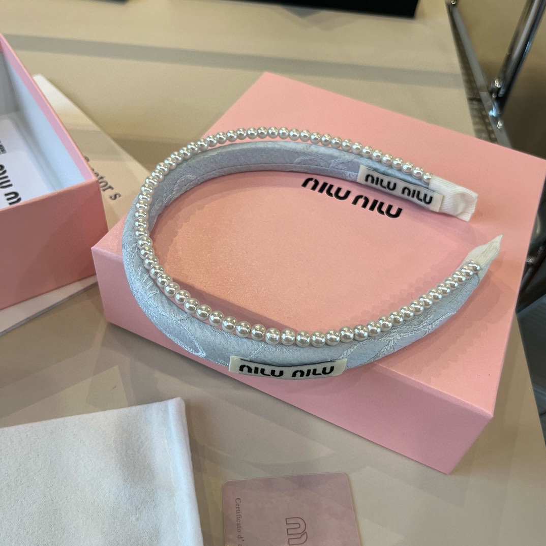🆕

miumiu缪缪新款发箍