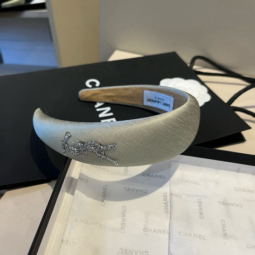 🆕

YSL圣罗兰新款发箍