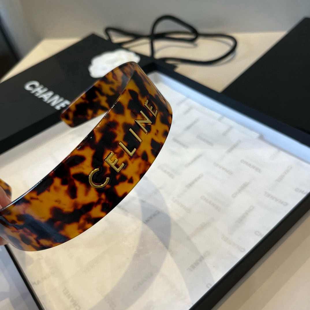 🆕

Celine赛琳新款发箍
