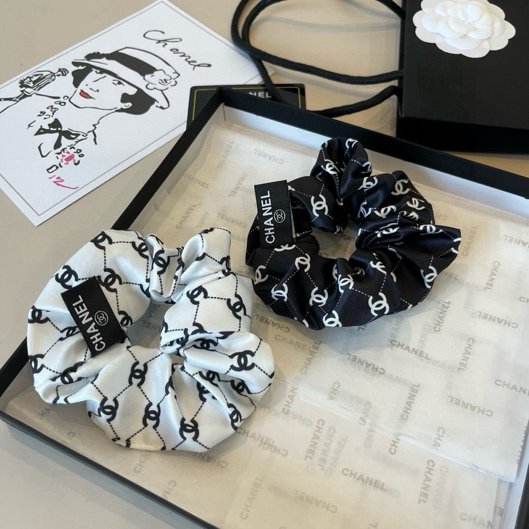 🆕

Chanel香奈儿发圈，绸缎面料，黑白两色