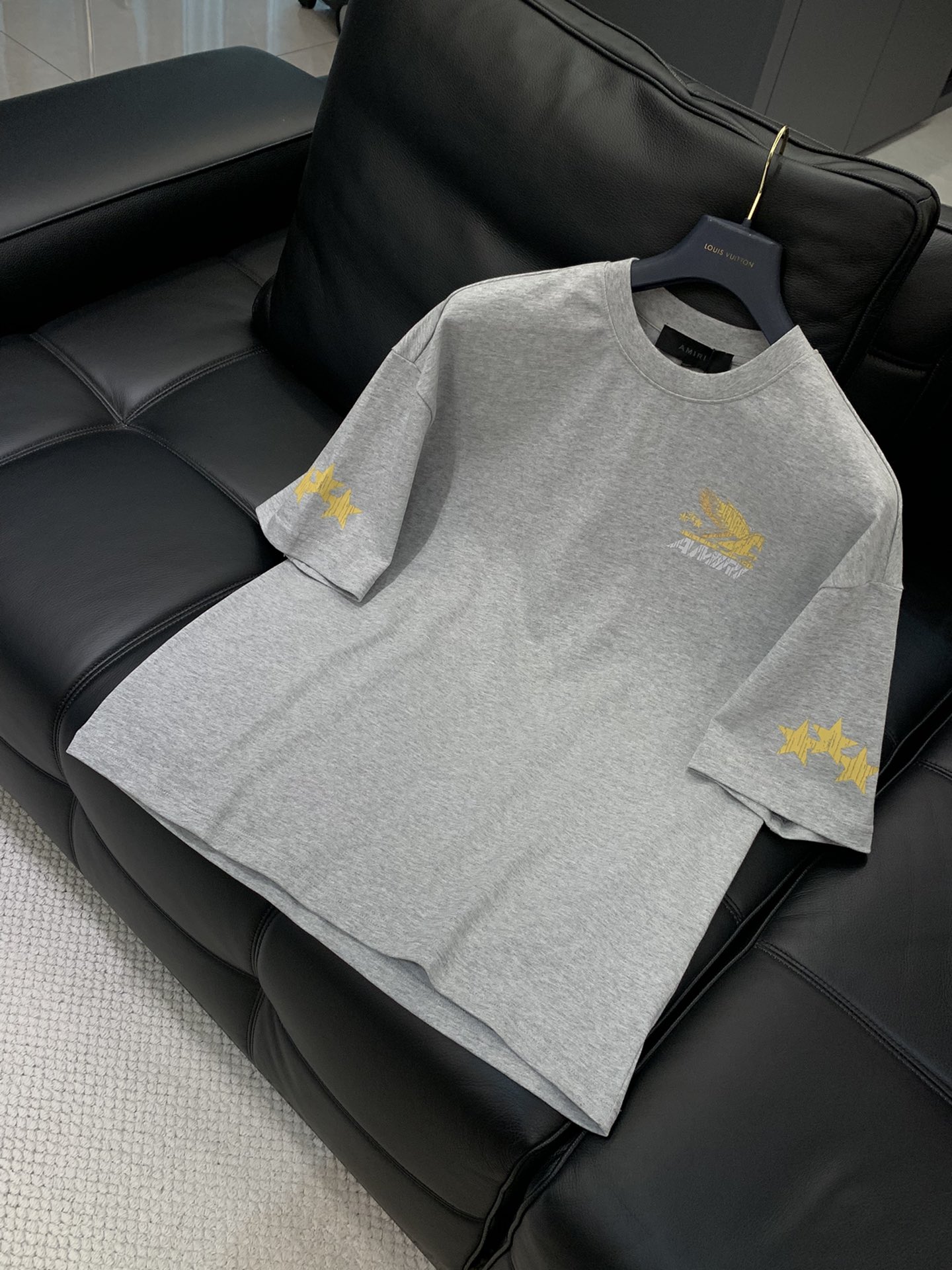 Title: P816 Amir Amiri Summer 2025 Collection Summary Summary: High-quality one-size-fits-all T-shirt suits with original fabric, top-grade printing, and cosmopolitan design for summer - 图片 3