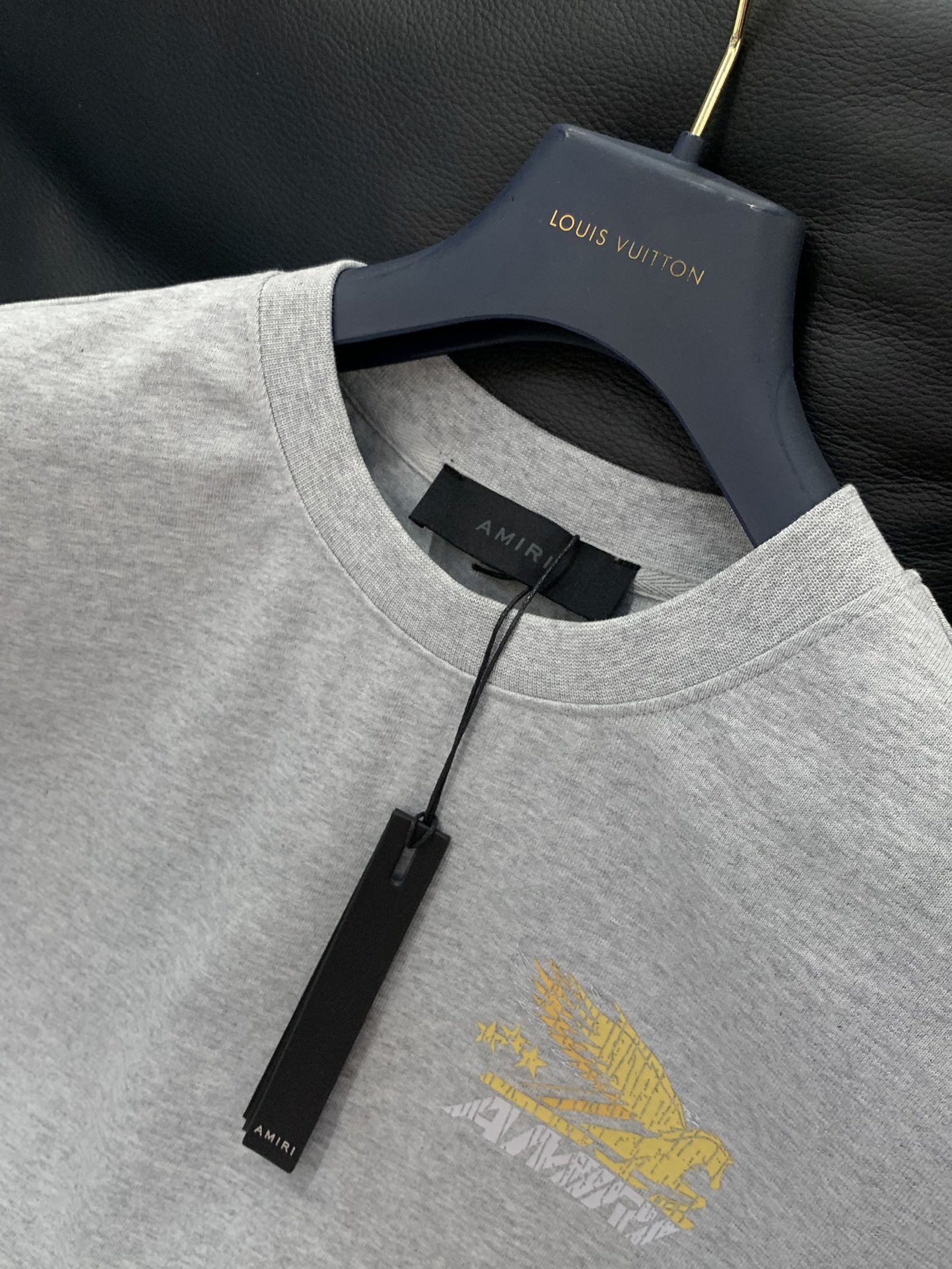 Title: P816 Amir Amiri Summer 2025 Collection Summary Summary: High-quality one-size-fits-all T-shirt suits with original fabric, top-grade printing, and cosmopolitan design for summer - 图片 4