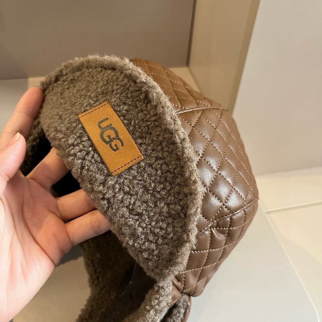 🆕

ugg菱格护耳帽，雷锋帽