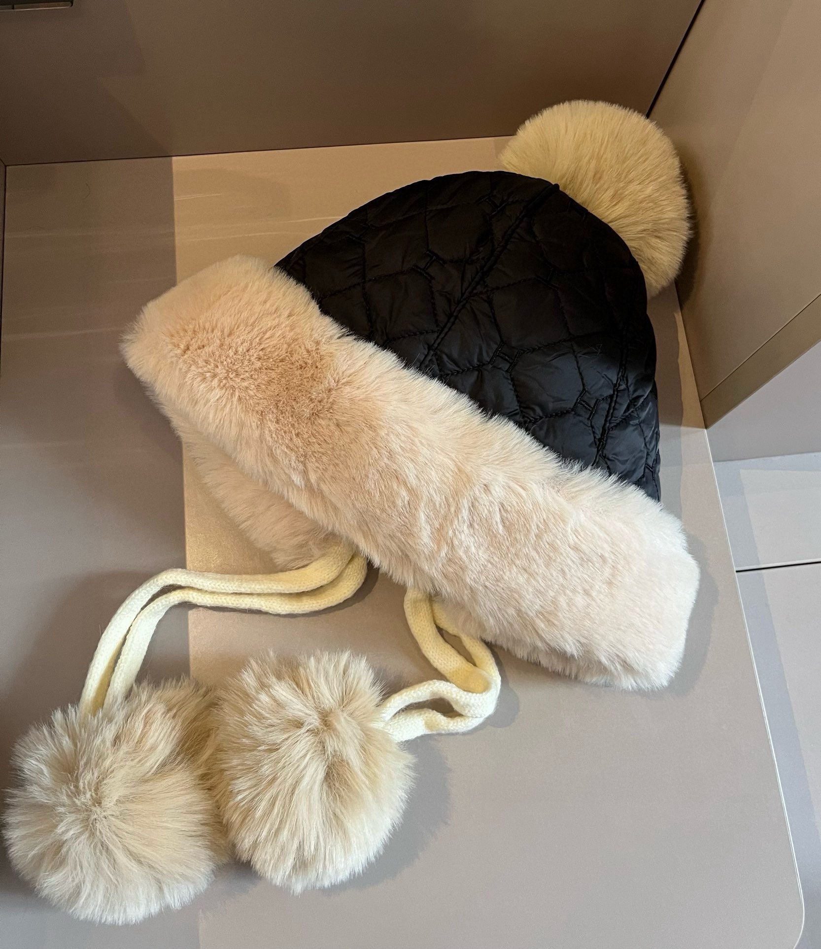 🆕

爱马仕护耳帽，菱格空气棉护耳帽