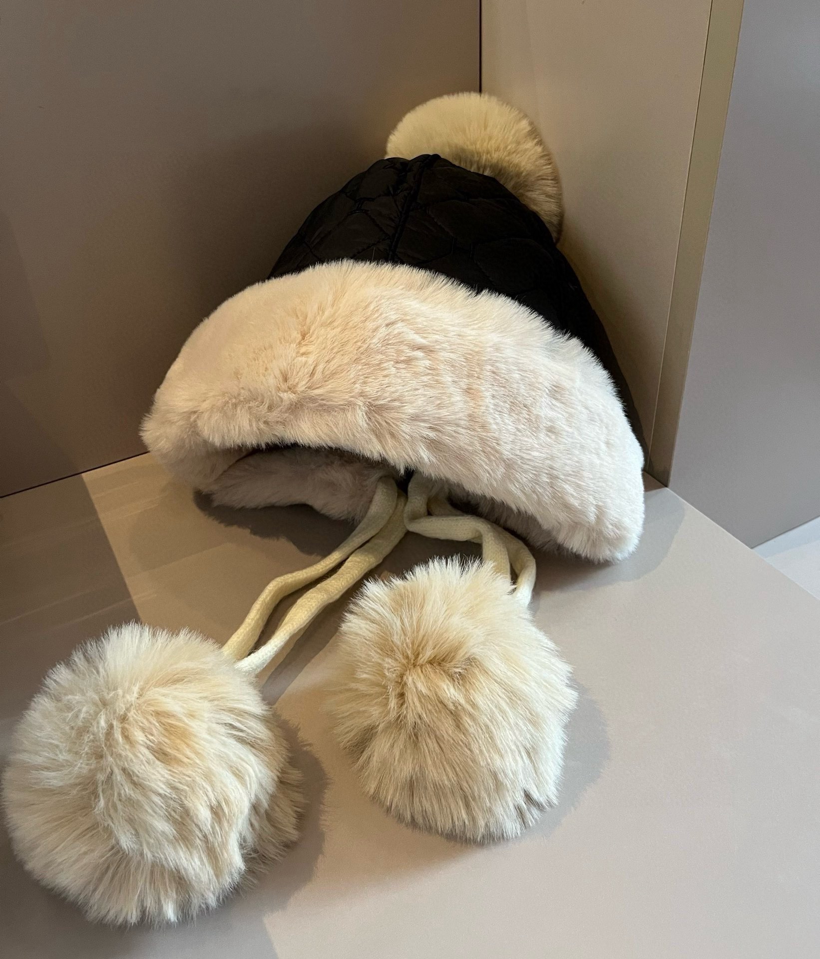 🆕

爱马仕护耳帽，菱格空气棉护耳帽