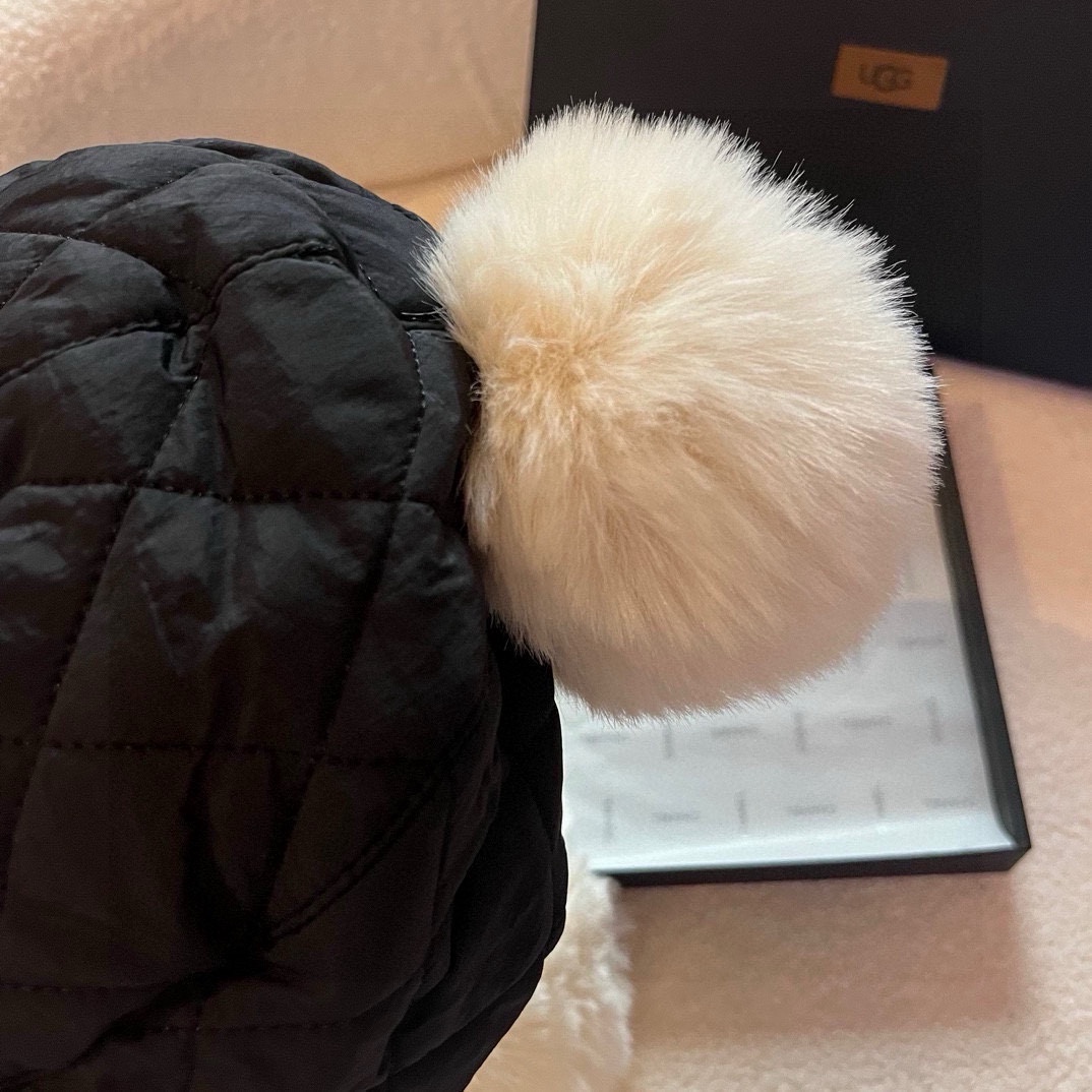 🆕
ugg菱格护耳帽，空气棉冷帽
