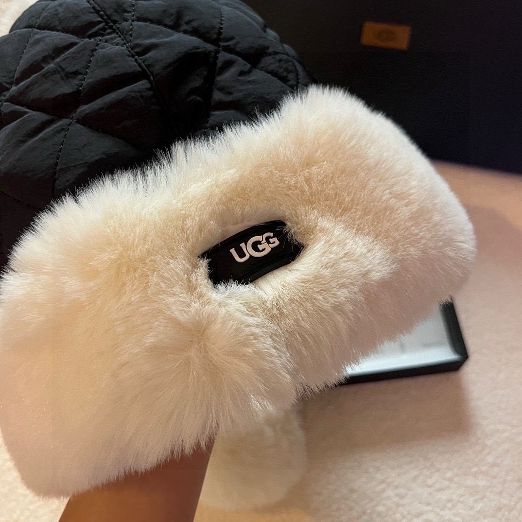 🆕
ugg菱格护耳帽，空气棉冷帽