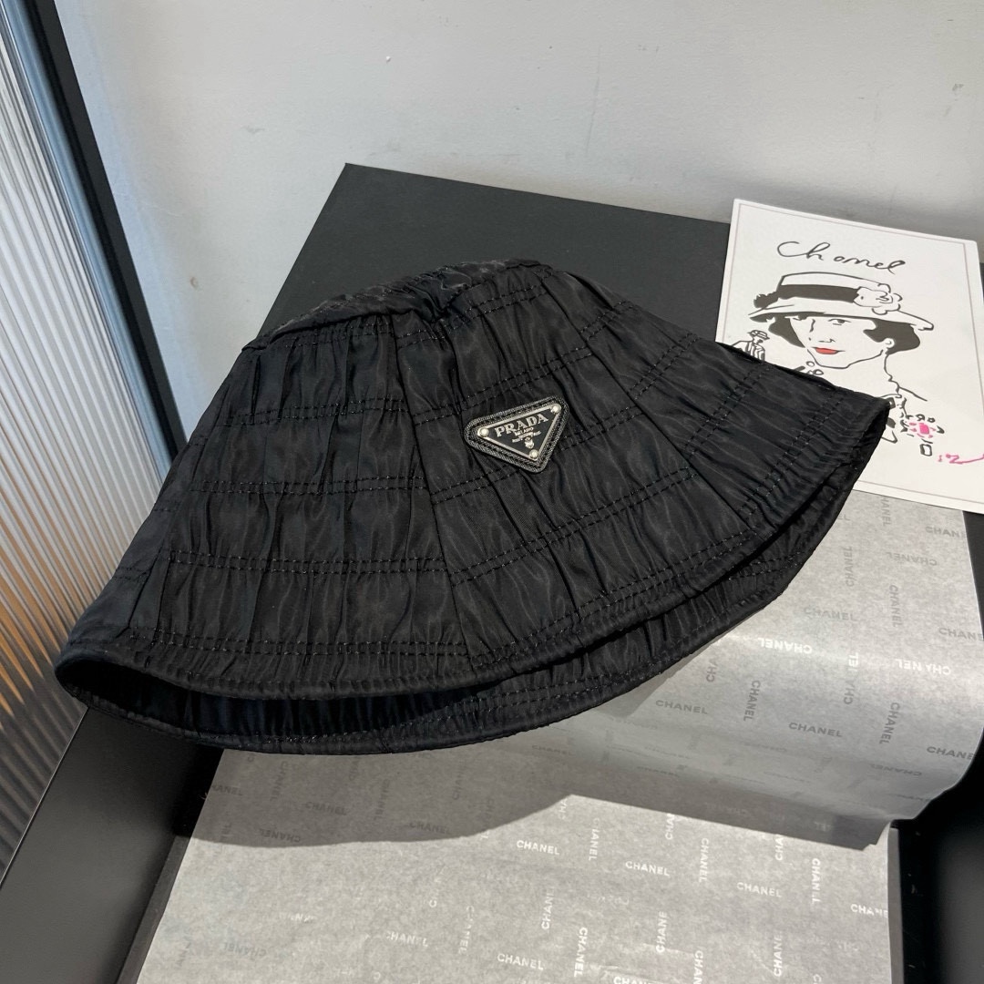 🆕

PRADA普拉达新款褶皱渔夫帽，休闲桶帽，头围57cm