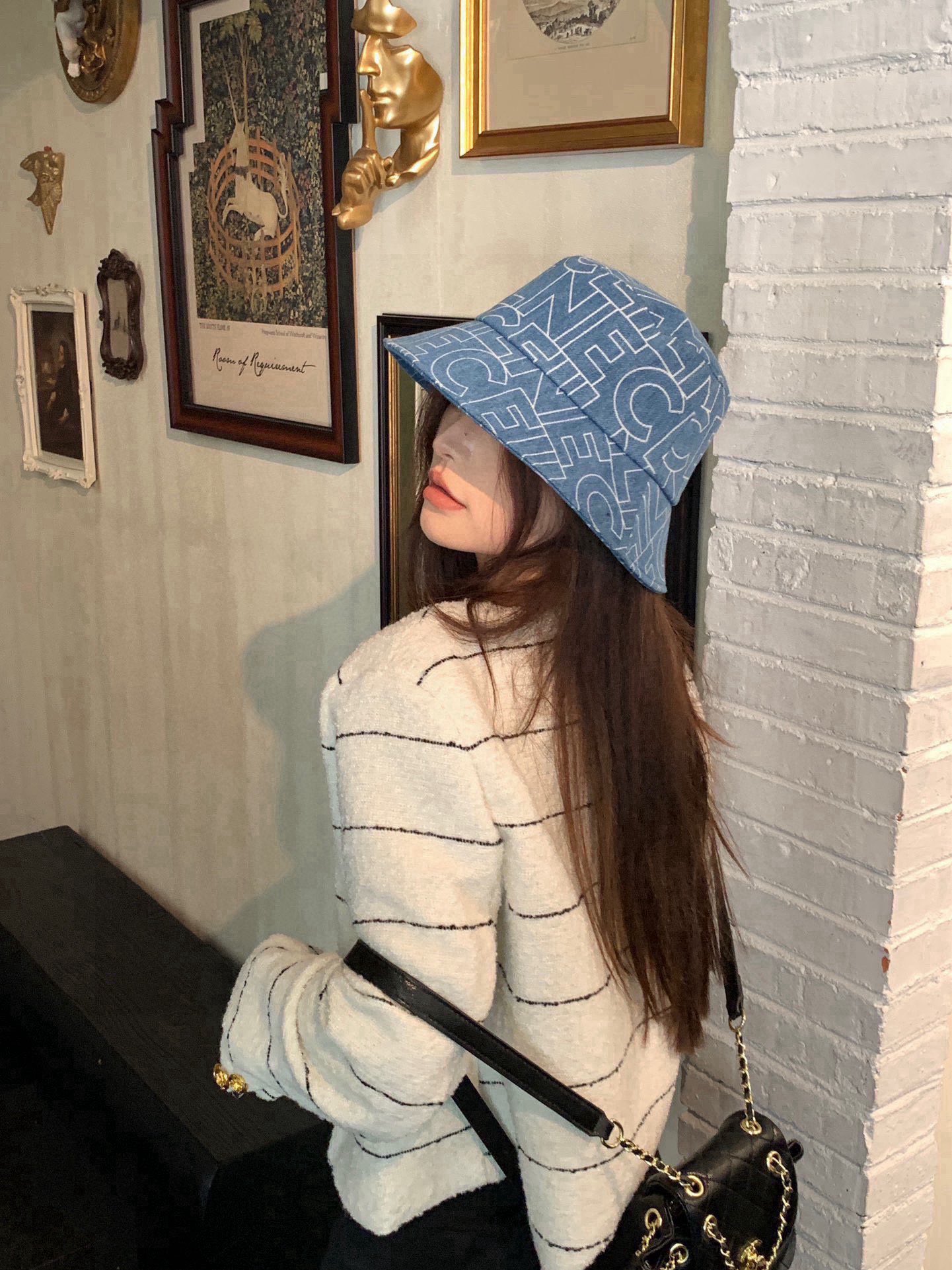 🆕

Celine赛琳新款牛仔渔夫帽，头围57cm