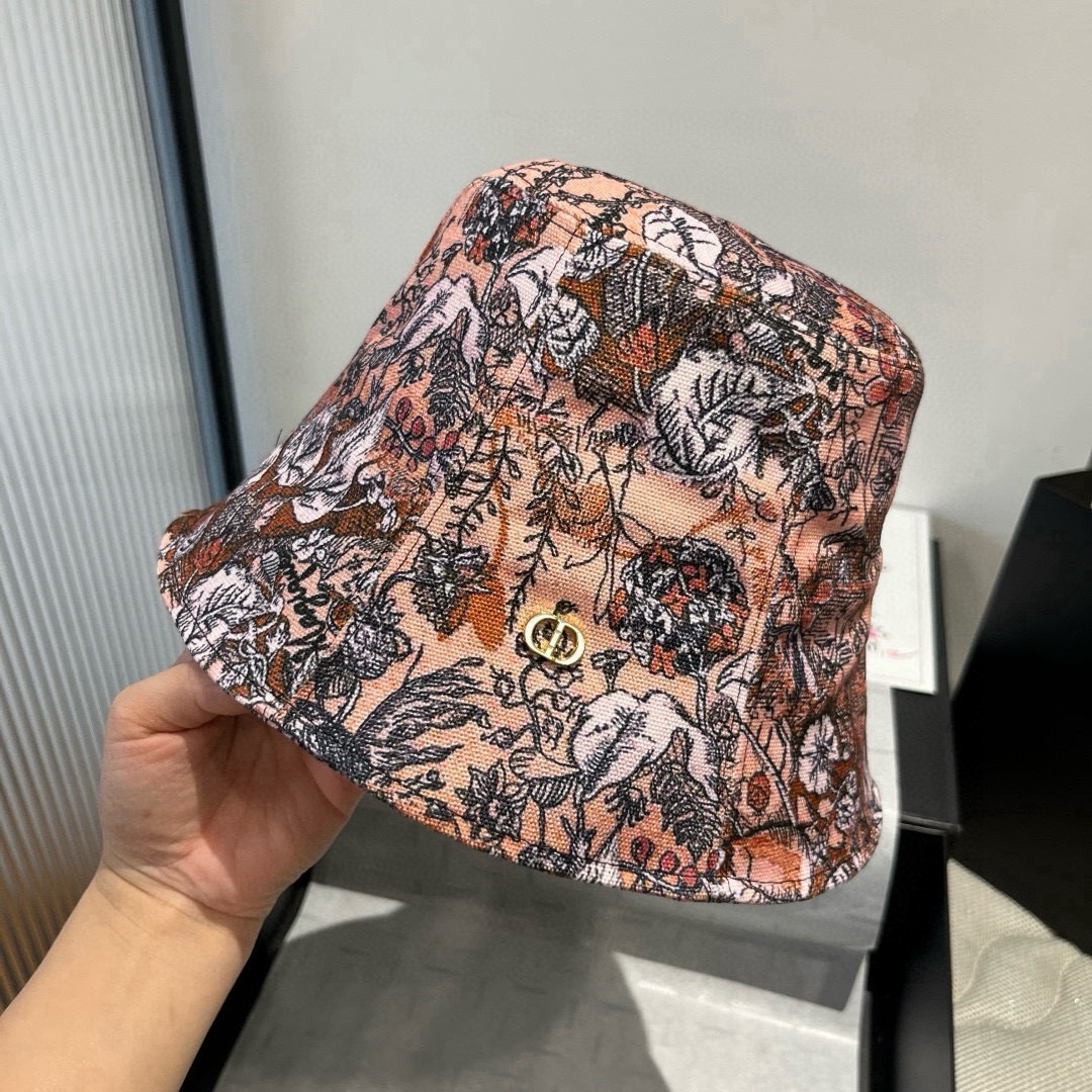 🆕

Dior迪奥新款渔夫帽，休闲桶帽，头围57cm