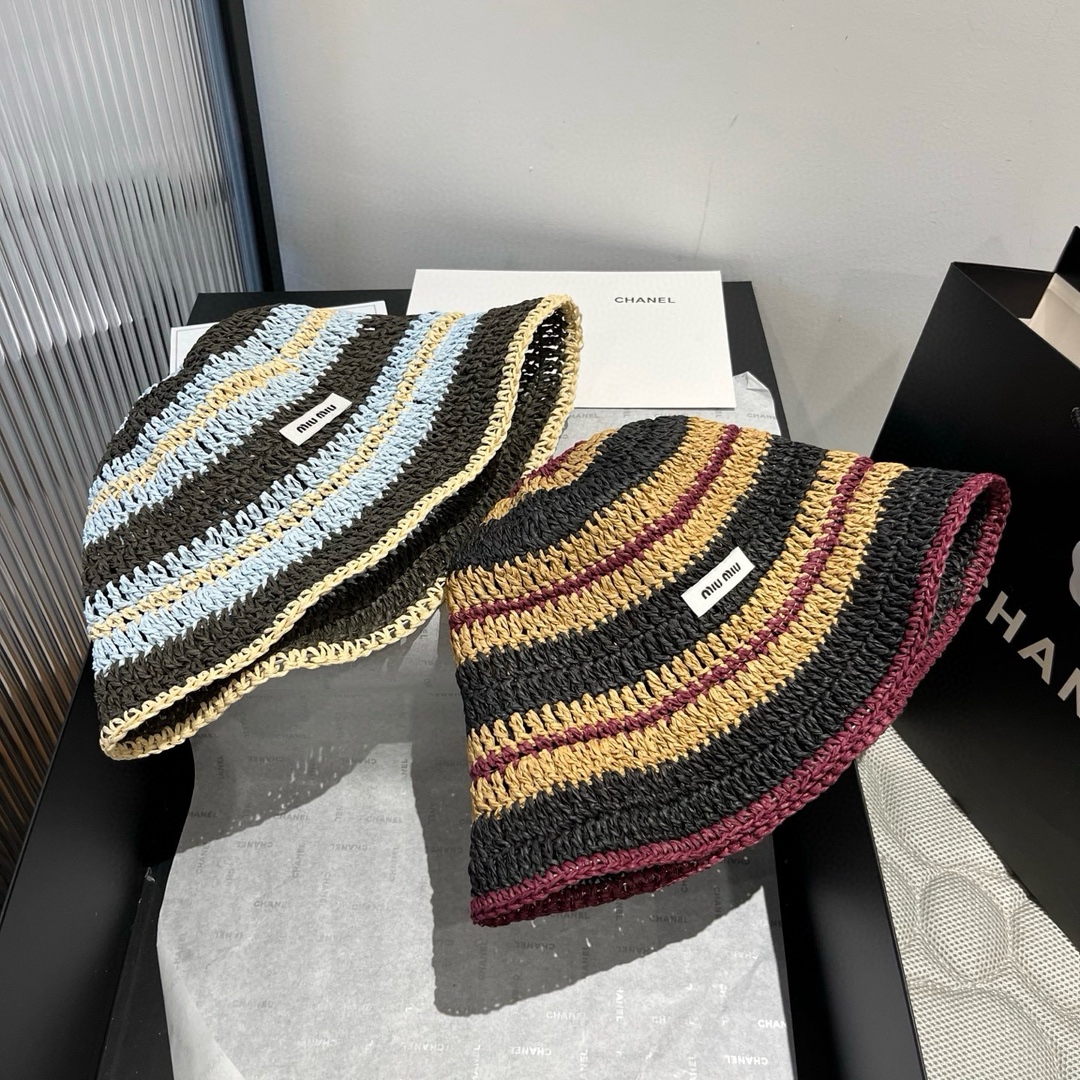 🆕

🖤miumiu纸草钩针草盆帽
🆕拼色条纹 可折叠 防晒遮阳百搭 
👌 头围55～58cm
👒卡其色