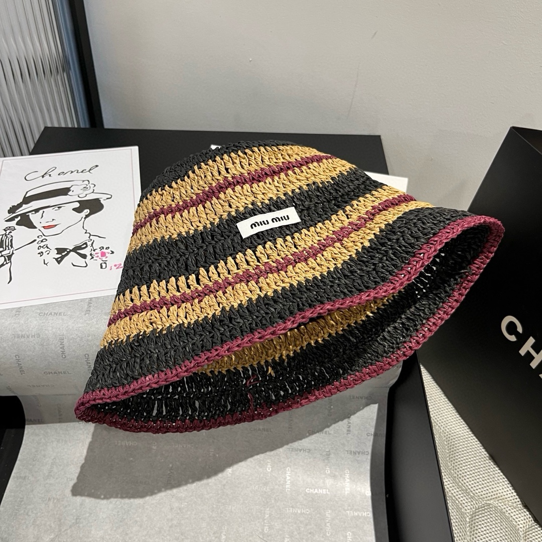 🆕

🖤miumiu纸草钩针草盆帽
🆕拼色条纹 可折叠 防晒遮阳百搭 
👌 头围55～58cm
👒卡其色