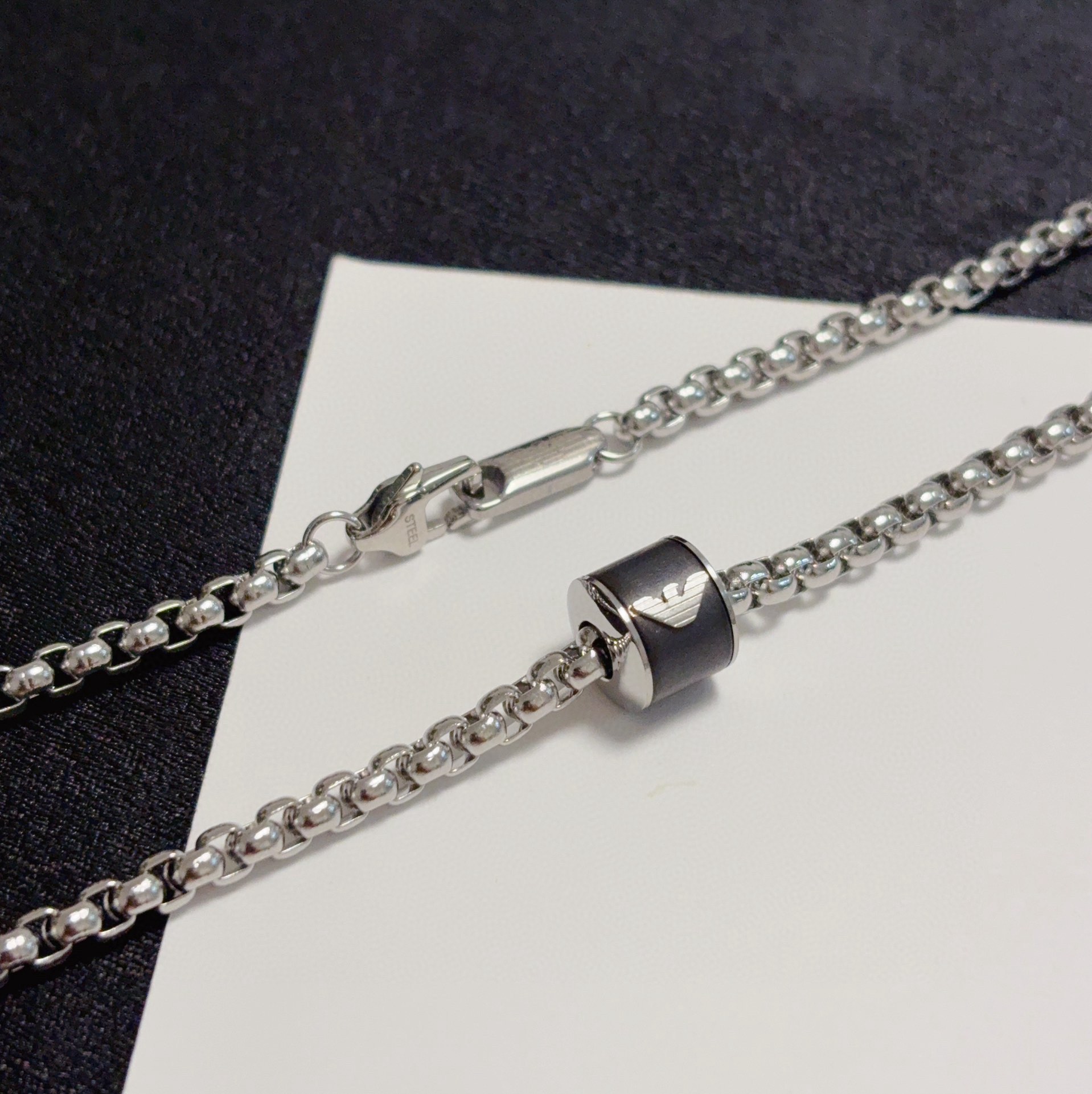 Sophisticated Black Necklaces by Amani Armani: Aesthetic and Fashionable Black-Tweet-Trained Designs - 图片 5
