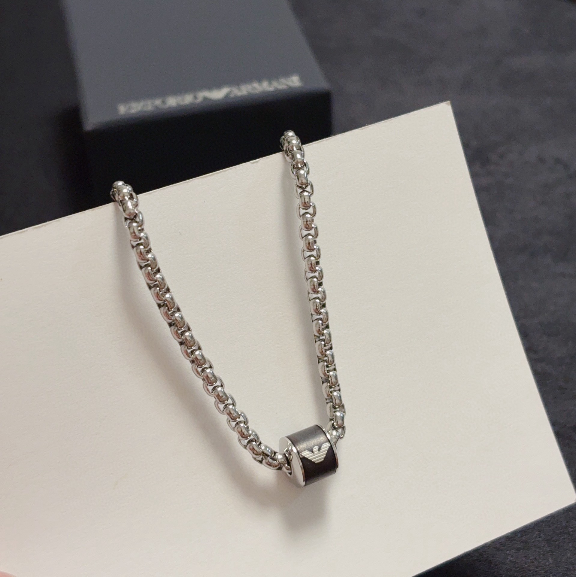 Sophisticated Black Necklaces by Amani Armani: Aesthetic and Fashionable Black-Tweet-Trained Designs - 图片 6