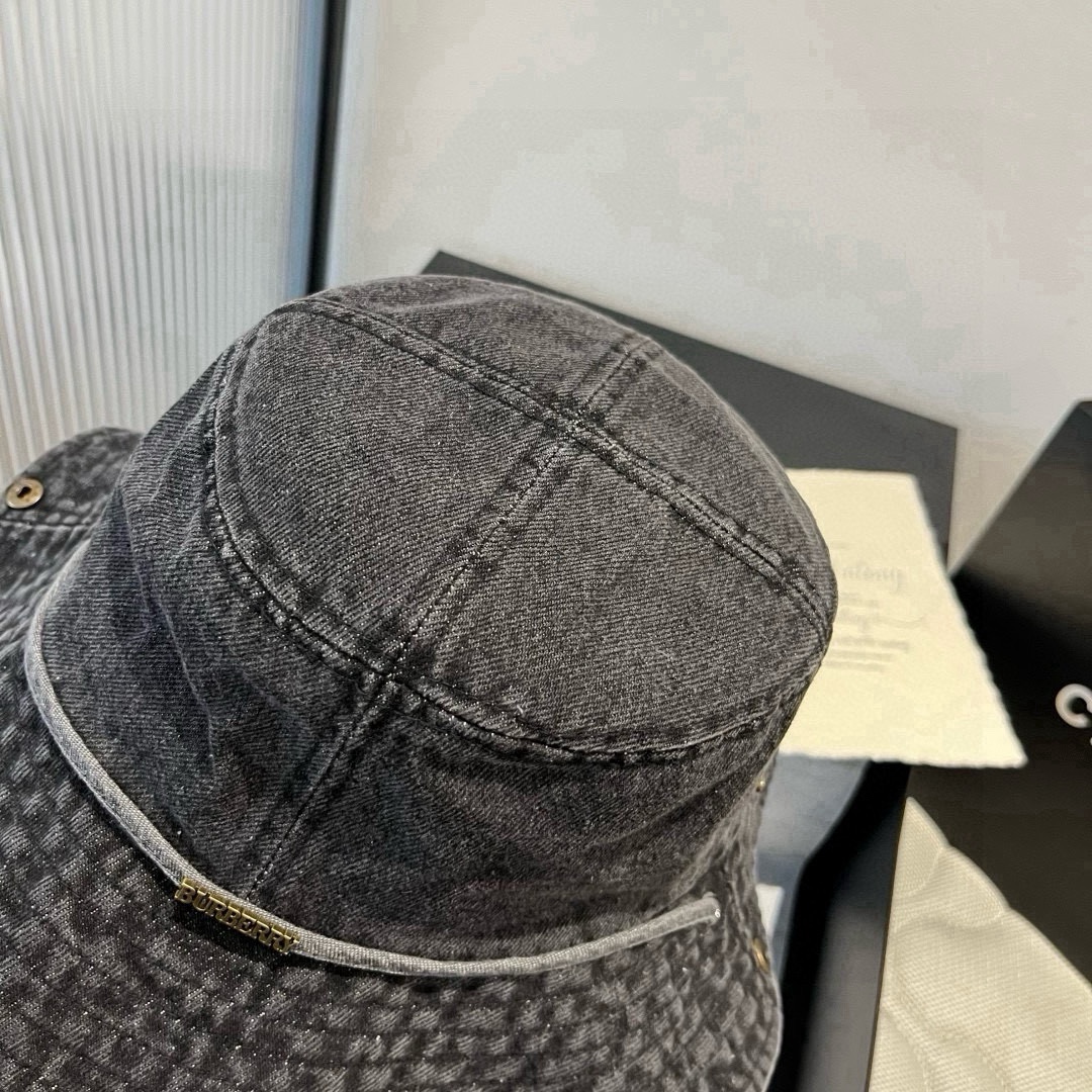 🆕

burberry巴宝莉新款牛仔渔夫帽，头围57cm