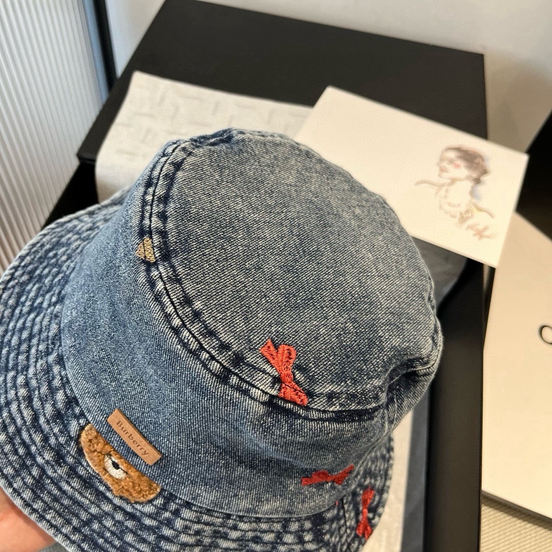 🆕

burberry巴宝莉新款牛仔渔夫帽，头围57cm
