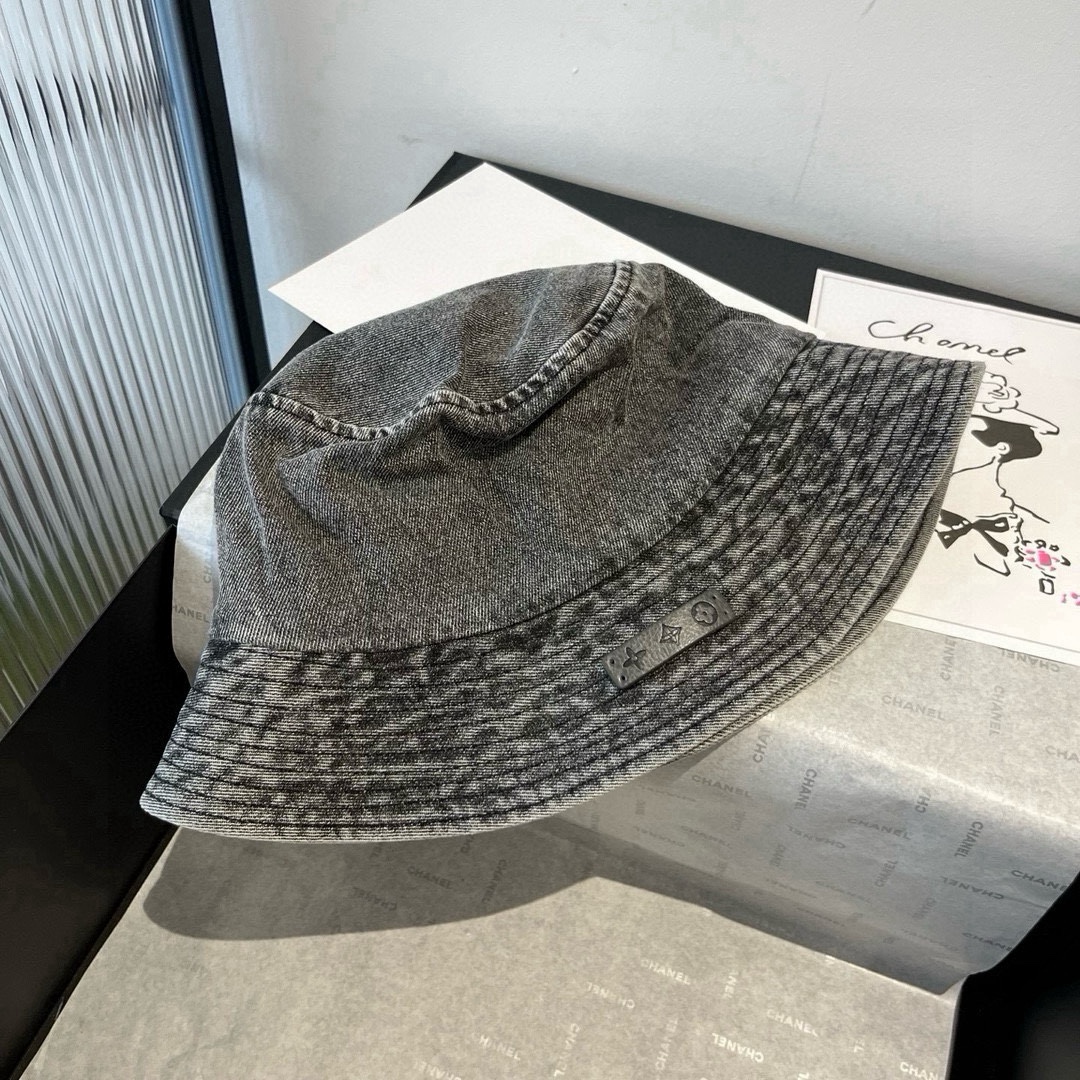 🆕

Lv牛仔渔夫帽、男女通用头围57cm