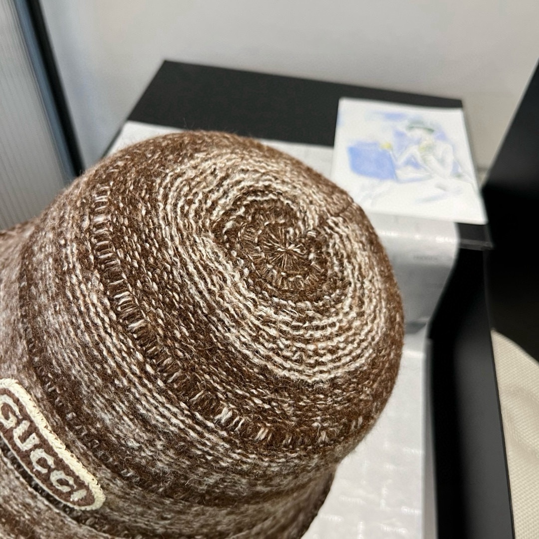 🆕

Gucci古奇新款毛毛混色渔夫帽，秋冬必备，百搭款，头围57cm