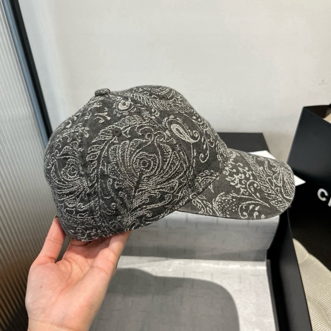 🆕

Lv新款鸭舌帽，头围57cm