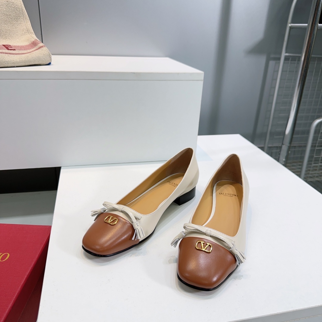 Valentino’s Fall 2025 Butterflies: High-Quality Shoes with Classic Elegance - 图片 6