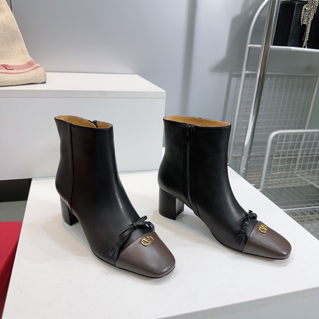 High-Quality Valentino Butterfly Shoes: Fall 2025 Collection Highlights - 图片 2