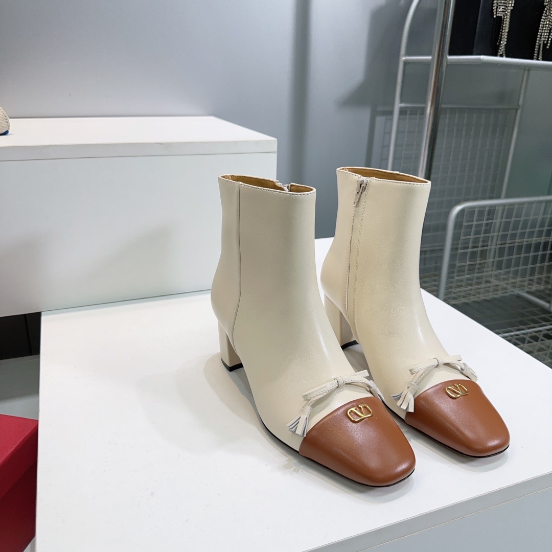 Valentino Butterfly Shoes: High-Quality, Innovative, and Elegant in Fall 2025 Cabinet - 图片 7