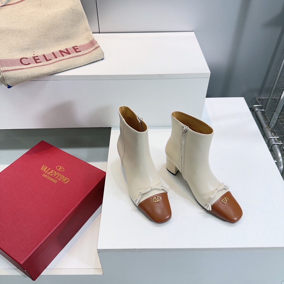 Valentino Butterfly Shoes: High-Quality, Innovative, and Elegant in Fall 2025 Cabinet - 图片 2