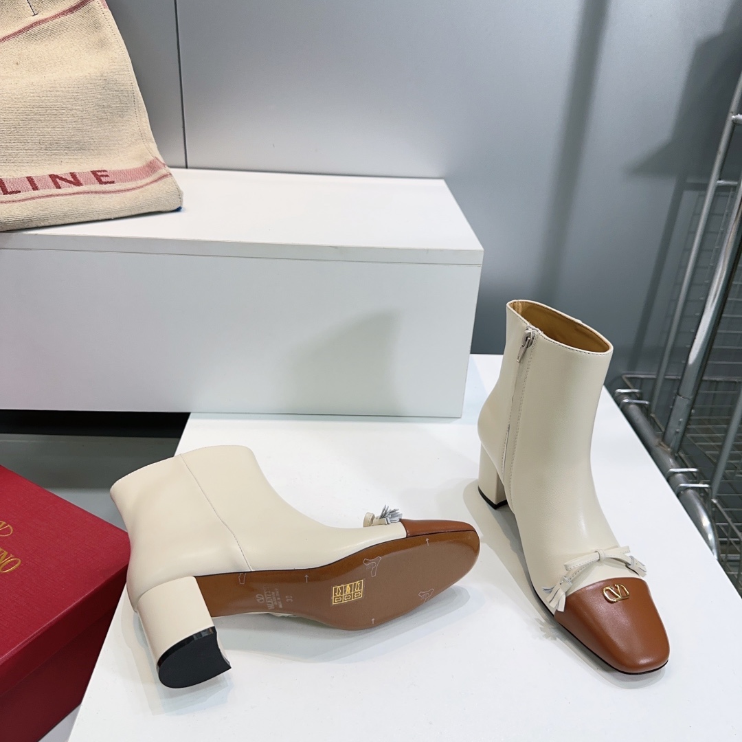 Valentino Butterfly Shoes: High-Quality, Innovative, and Elegant in Fall 2025 Cabinet - 图片 5