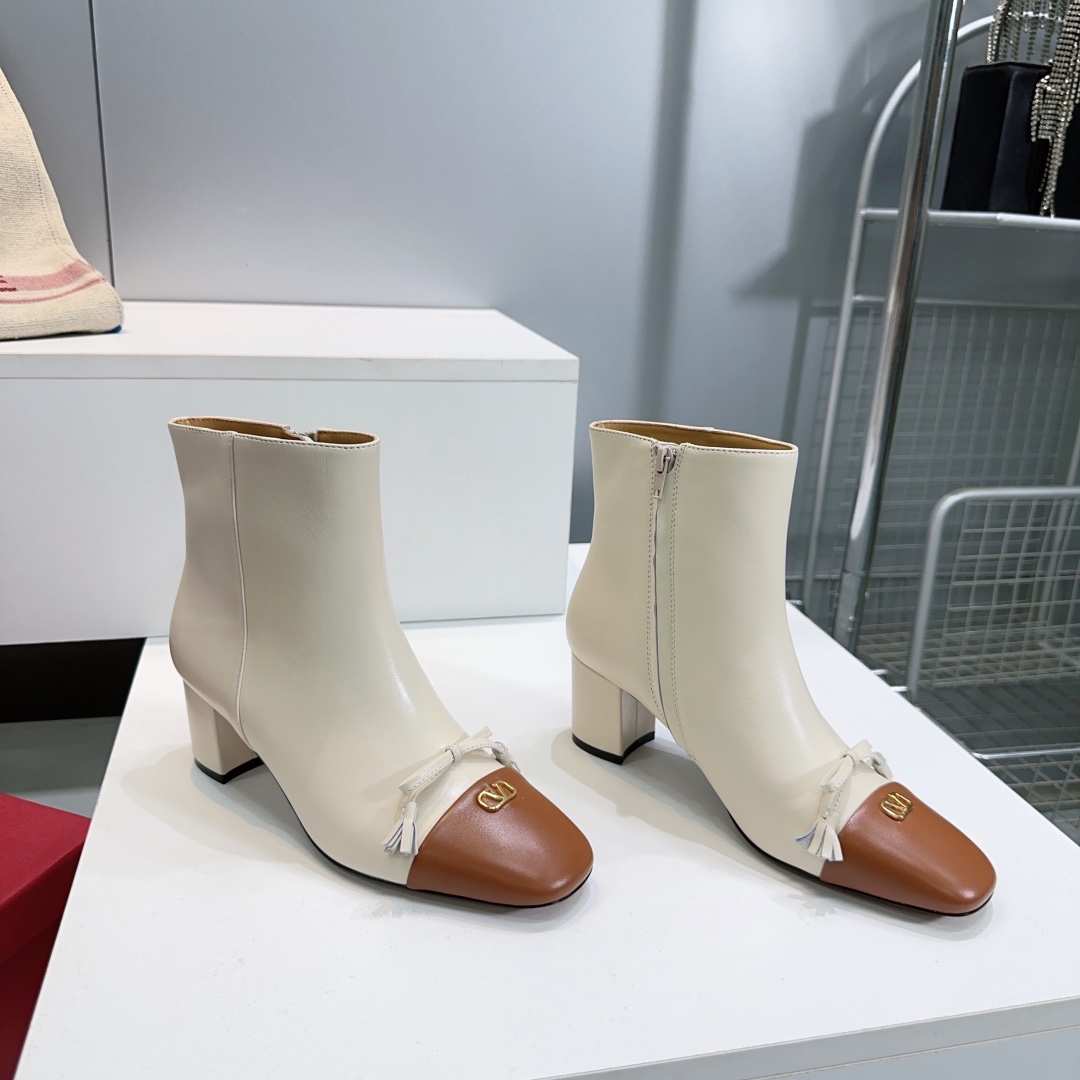 Valentino Butterfly Shoes: High-Quality, Innovative, and Elegant in Fall 2025 Cabinet - 图片 3