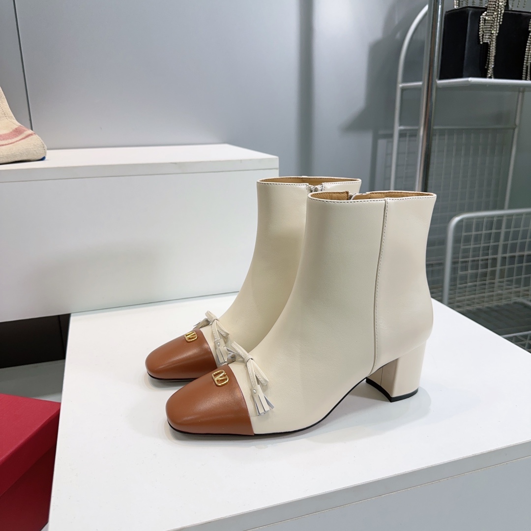 Valentino Butterfly Shoes: High-Quality, Innovative, and Elegant in Fall 2025 Cabinet - 图片 4