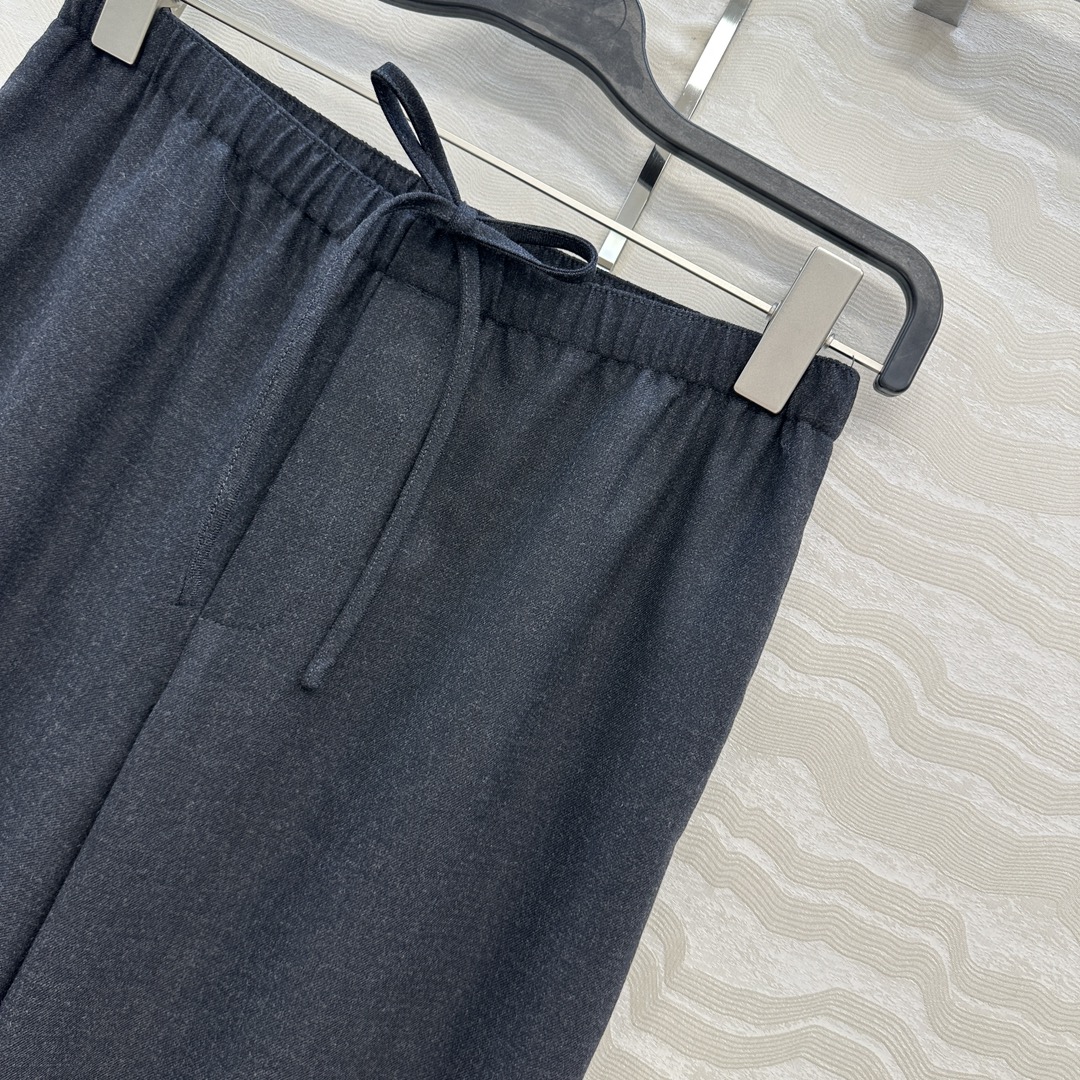 独家首发，原单品质❤️Row风长期主义！高智感穿搭 精纺羊毛直筒裤！抽绳松紧腰设计演绎慵懒随性的高级单品