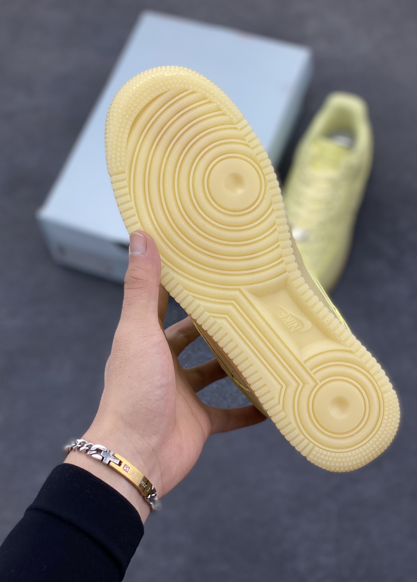 图片[5]-福利特价 Nike Air Force 1 07 low空军一号 荔枝纹水晶 板鞋 原楦头原纸板 打造纯正空军版型#专注外贸渠道 全掌内置蜂窝气垫 #原盒配件 原厂中底钢印、拉帮完美 货号：CZ8065-800 尺码：36 36.5 37.5 38 38.5 39 40 40.5 41 42 42.5 43 44 44.5 45-选品中心