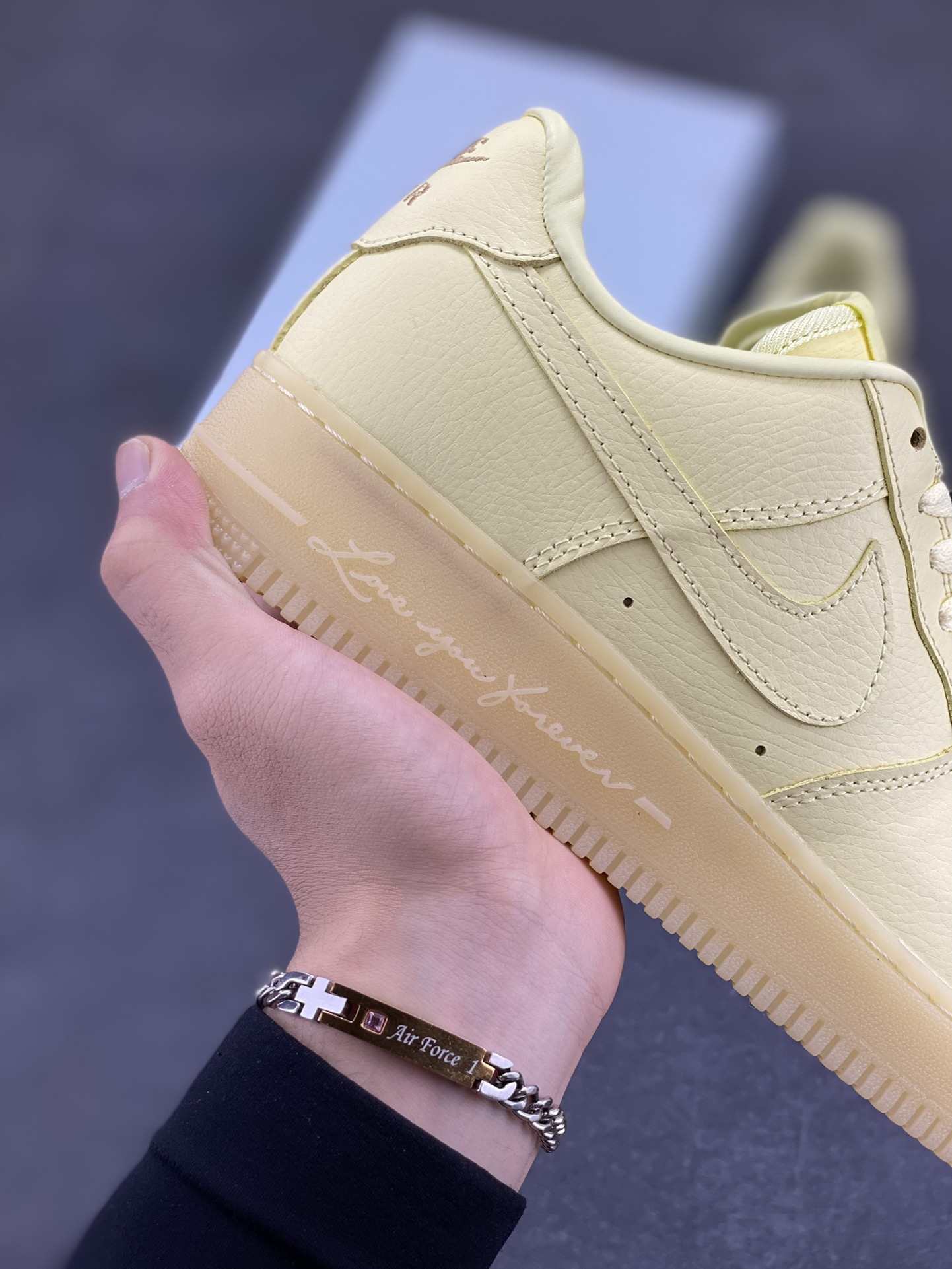 图片[6]-福利特价 Nike Air Force 1 07 low空军一号 荔枝纹水晶 板鞋 原楦头原纸板 打造纯正空军版型#专注外贸渠道 全掌内置蜂窝气垫 #原盒配件 原厂中底钢印、拉帮完美 货号：CZ8065-800 尺码：36 36.5 37.5 38 38.5 39 40 40.5 41 42 42.5 43 44 44.5 45-选品中心