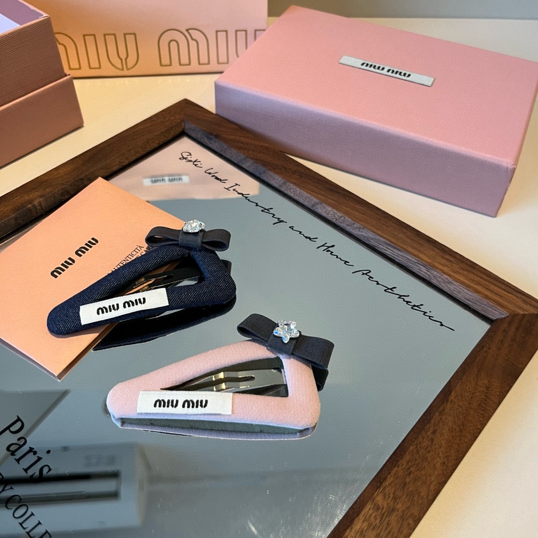 🆕

miumiu缪缪新款发夹