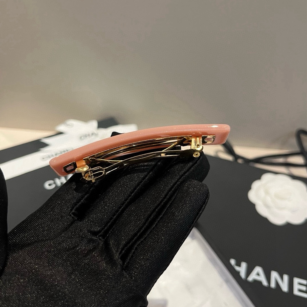 🆕

Celine赛琳新款发夹