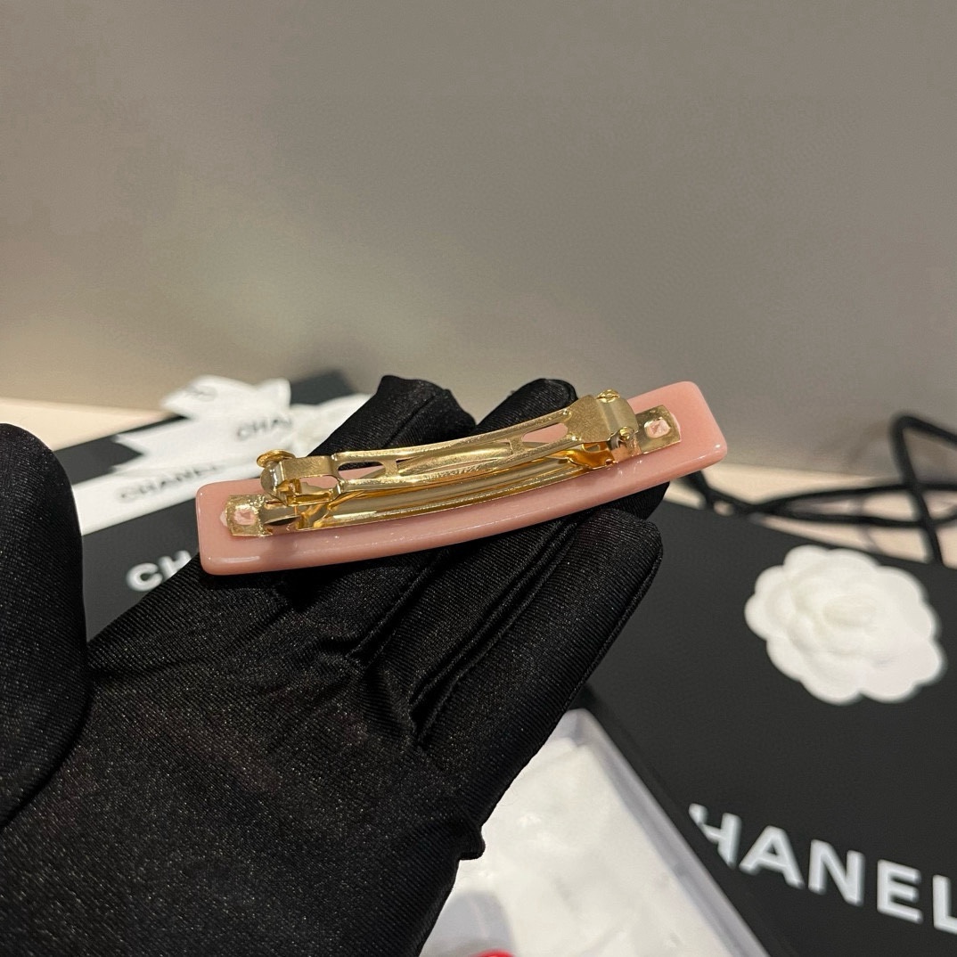 🆕

Celine赛琳新款发夹