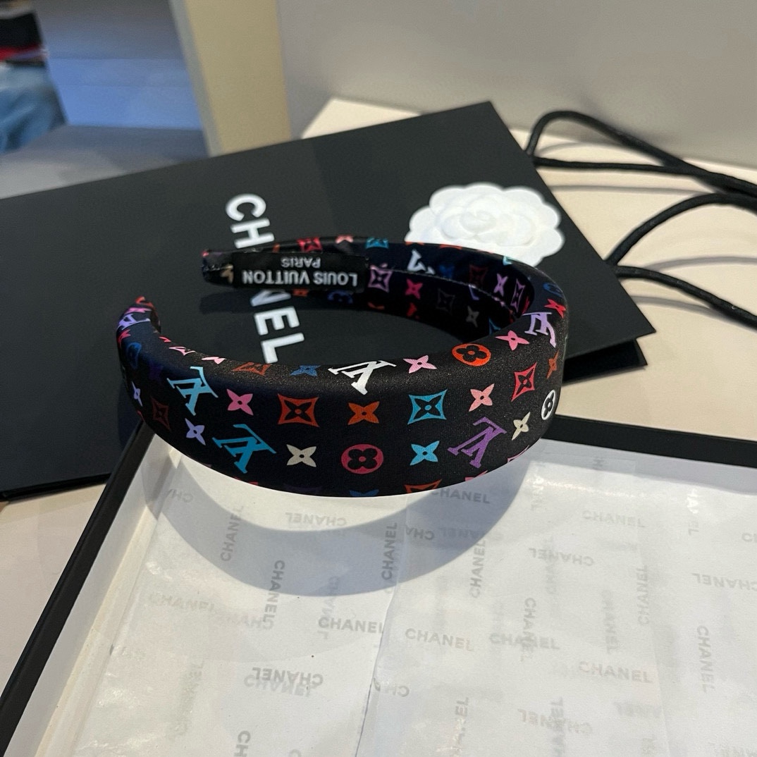 🆕

Lv路易威登新款发箍