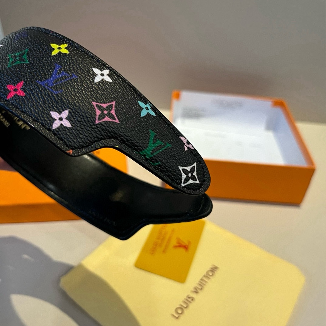 🆕

Lv路易威登新款发箍