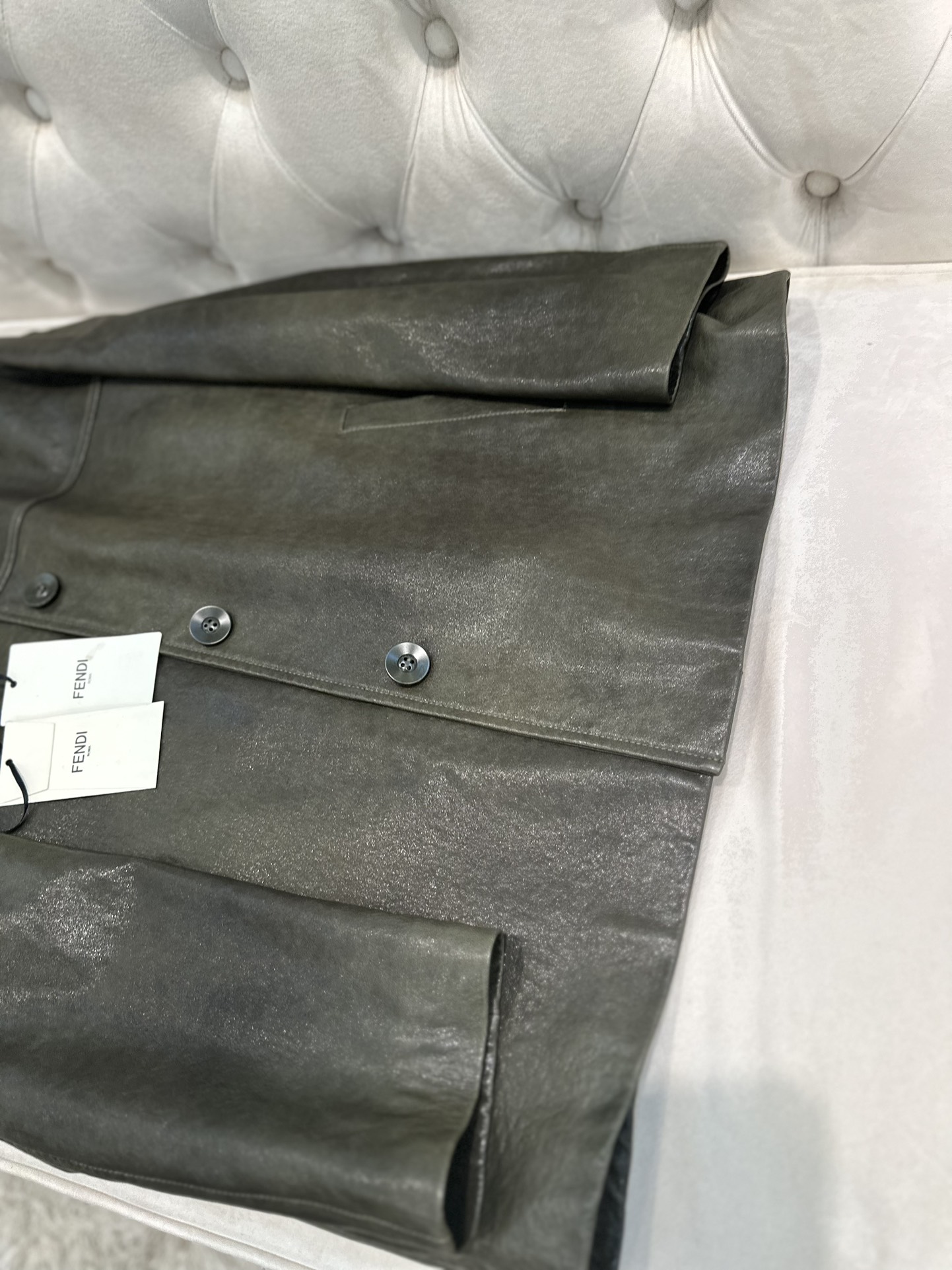 Fendi 2025 AWItaly Sheep Leather T-shirts with Dust Bag – Sizes S-XL – 100% Sheep Skin - 图片 4