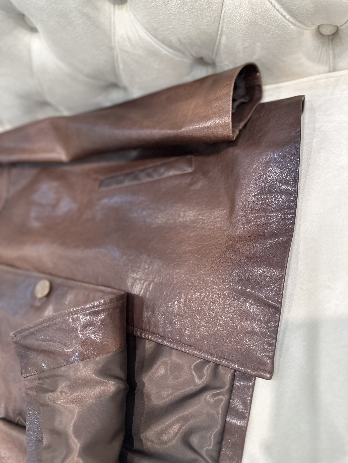 Fendi Sheepskin Coats AW2025 Collection: P3000 T-shirts with Dust Bag, Italy Imports Oil Wax - 图片 6