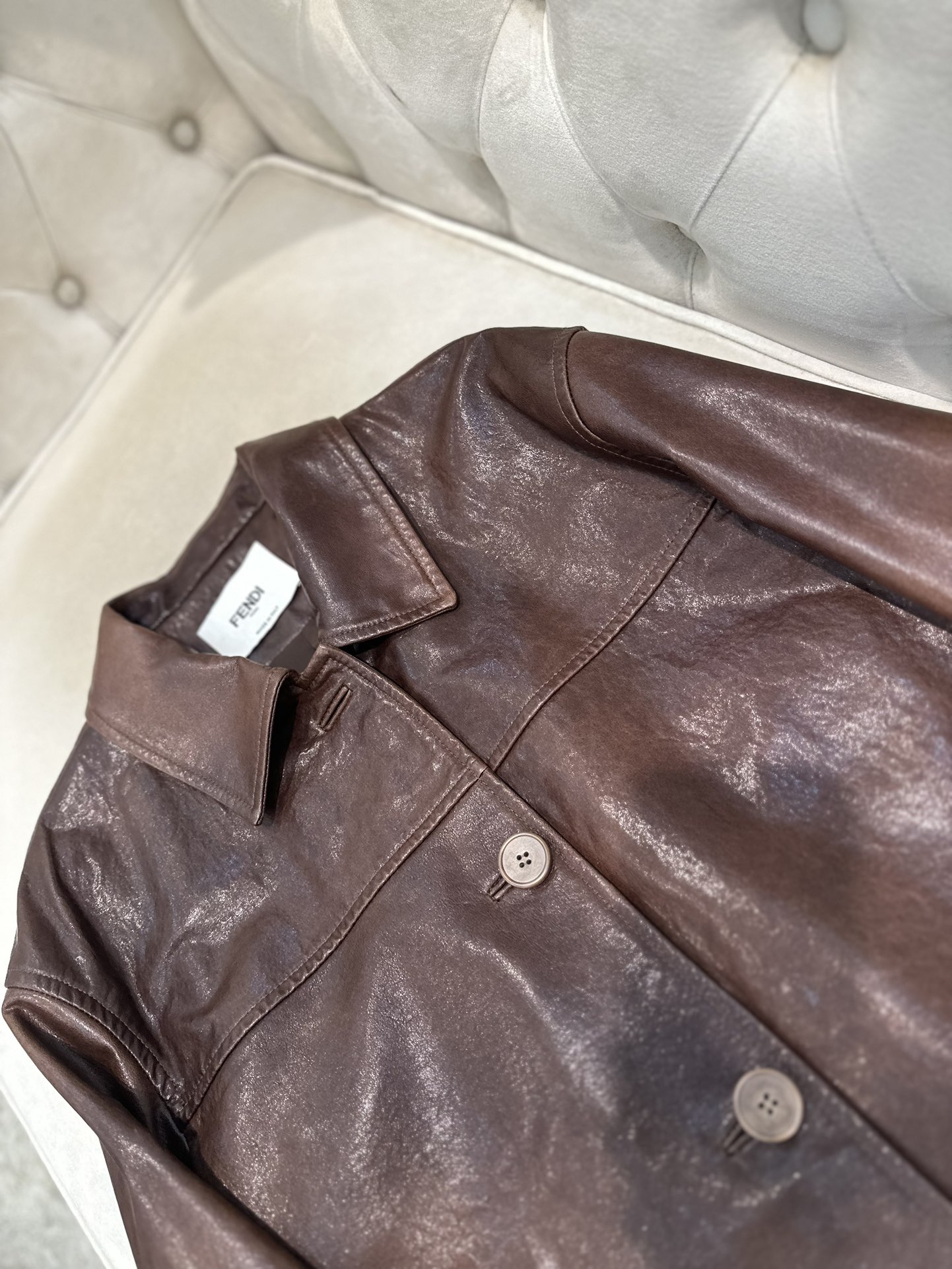 Fendi Sheepskin Coats AW2025 Collection: P3000 T-shirts with Dust Bag, Italy Imports Oil Wax - 图片 5