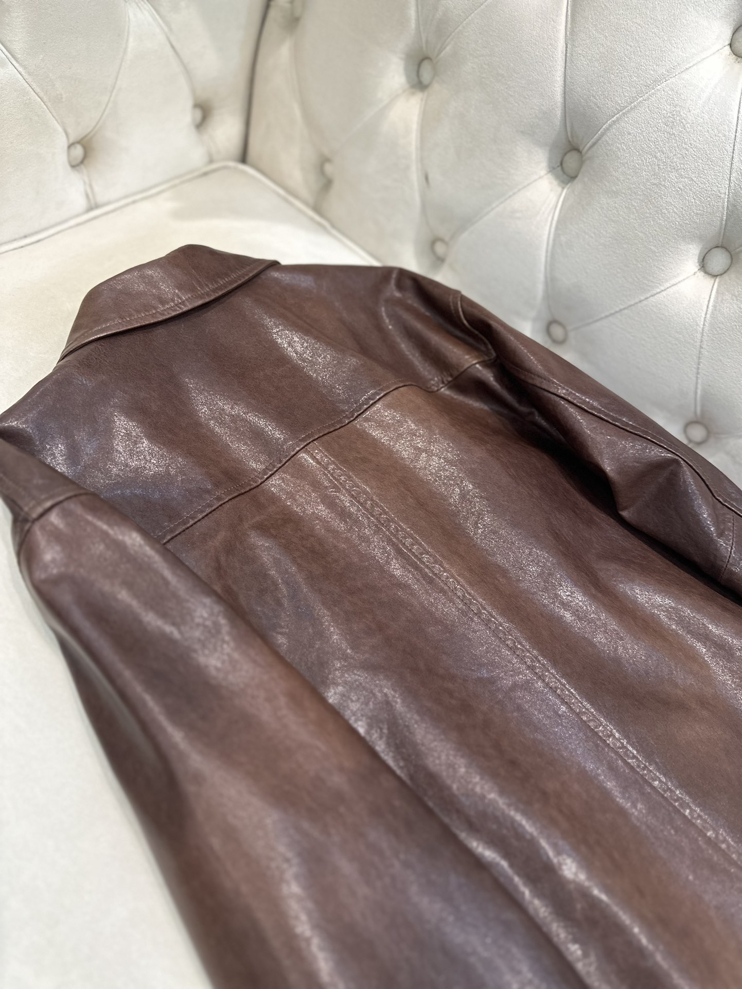 Fendi Sheepskin Coats AW2025 Collection: P3000 T-shirts with Dust Bag, Italy Imports Oil Wax - 图片 8