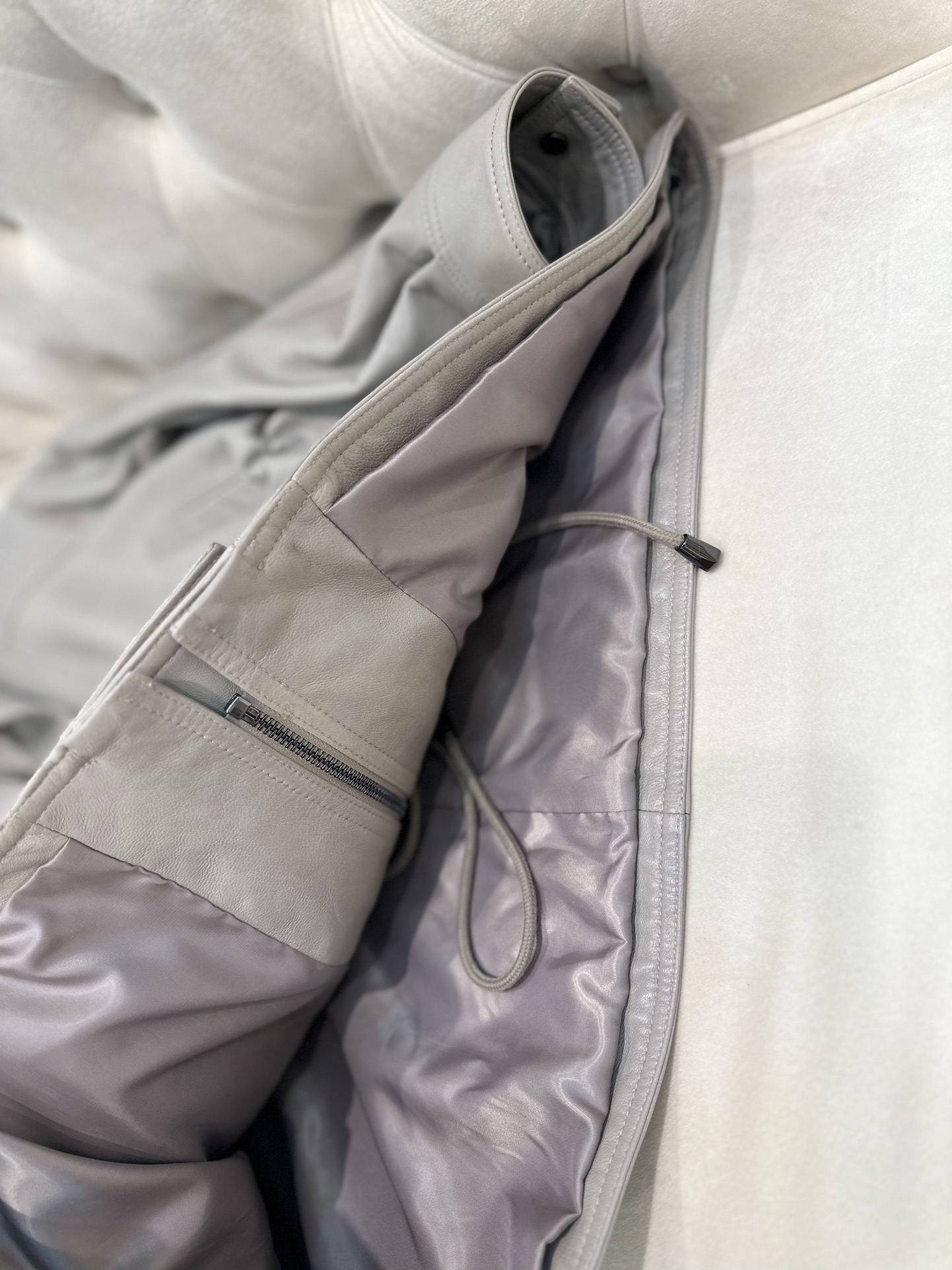 Title: Celine P3120 Hard-Core Female Suit Description Summary: Original Celine suit in gray sheepskin with half-oiled wax process, sizes S-L, imported from Italy. - 图片 7